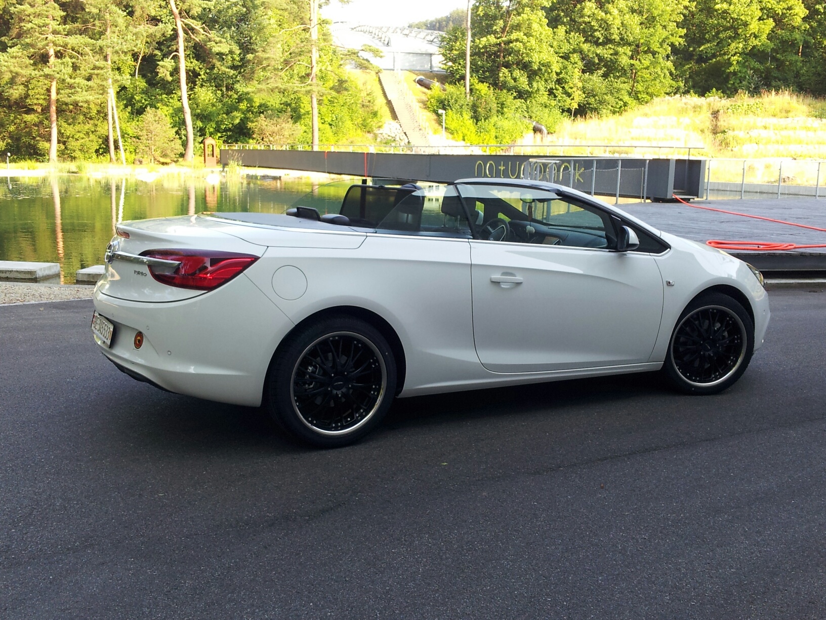 Opel Cascada 1.6 l Turbo mit 245/40 20 Zoll